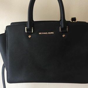 Michael Kors black Selma saffiano bag